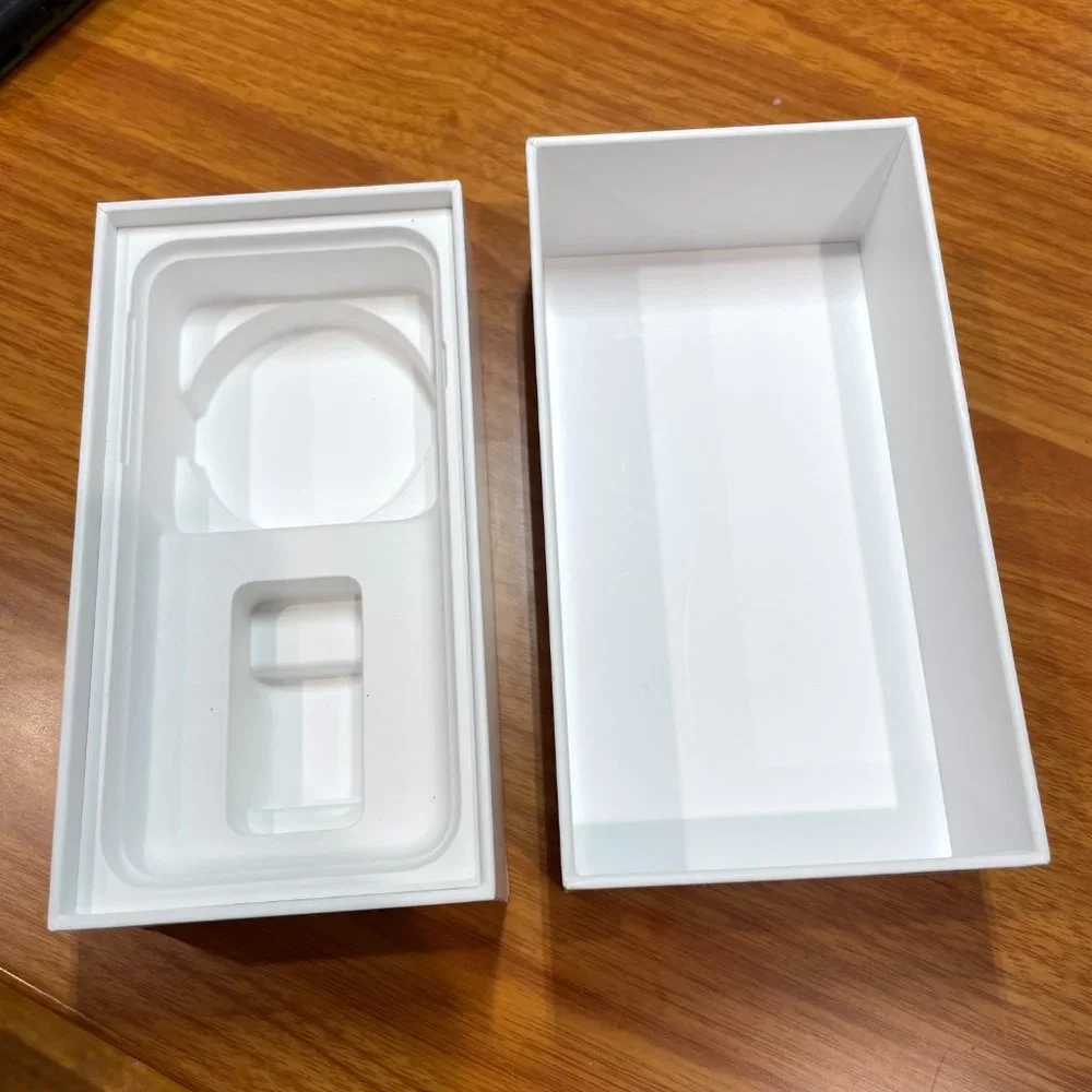 iPhone SE Box Only, Very excellent condition
